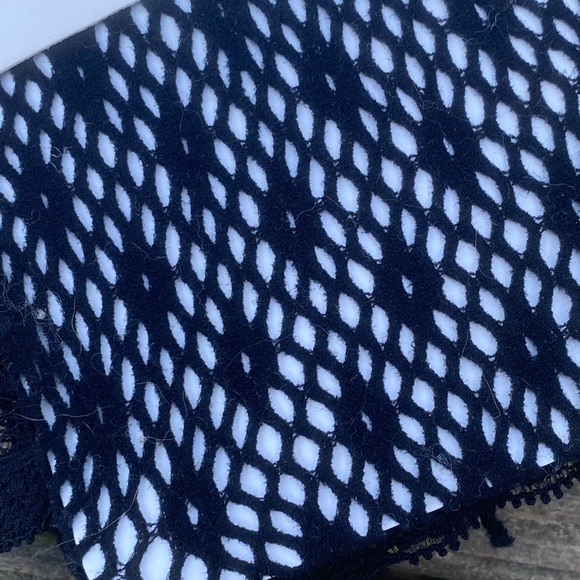 Jessica Simpson Black Lace Capri Leggings sz small/medium - Picture 4 of 7